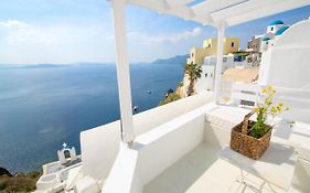 Menias Cave House